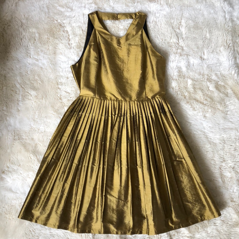 Beautiful golden (and greenish!) party dress